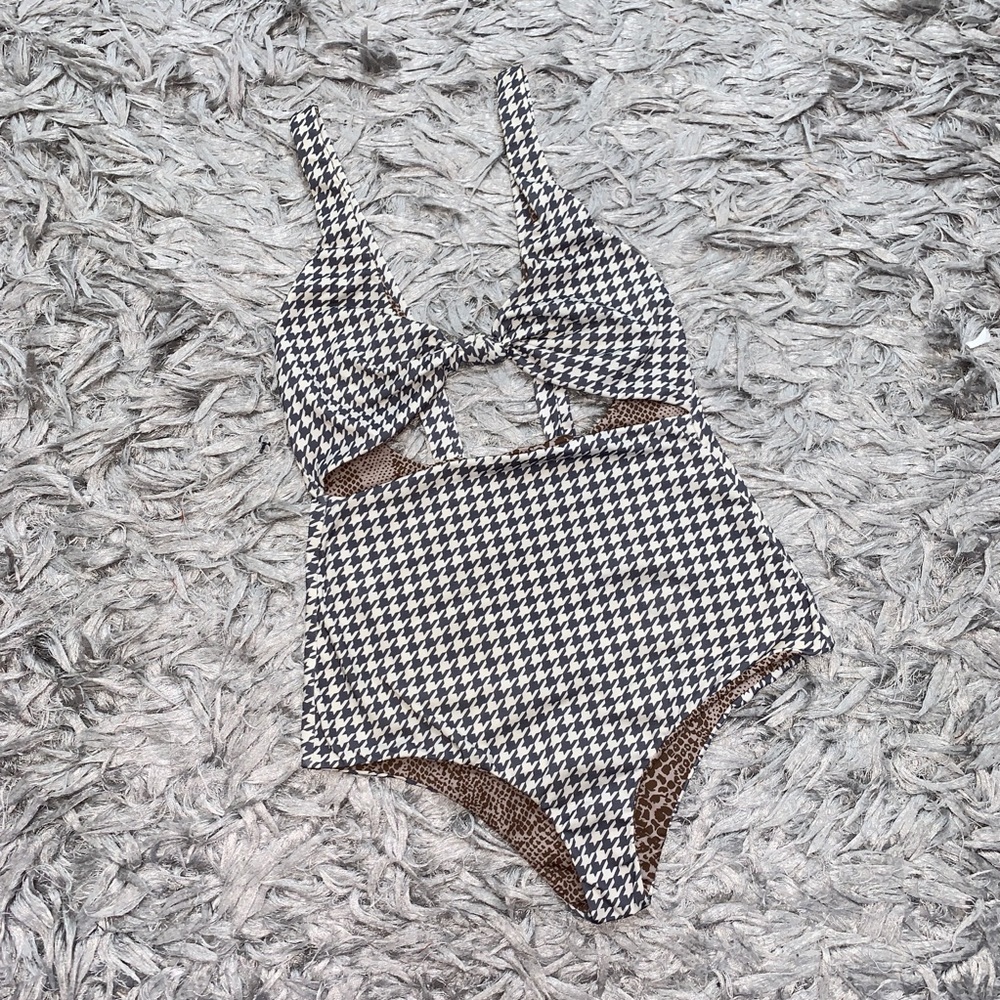 Acacia Houndstooth Indies